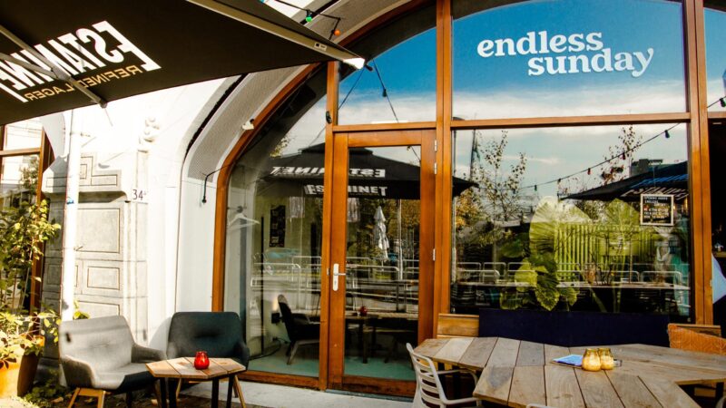 Endless Sunday cafe