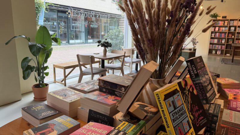 Anna's Bookcafé
